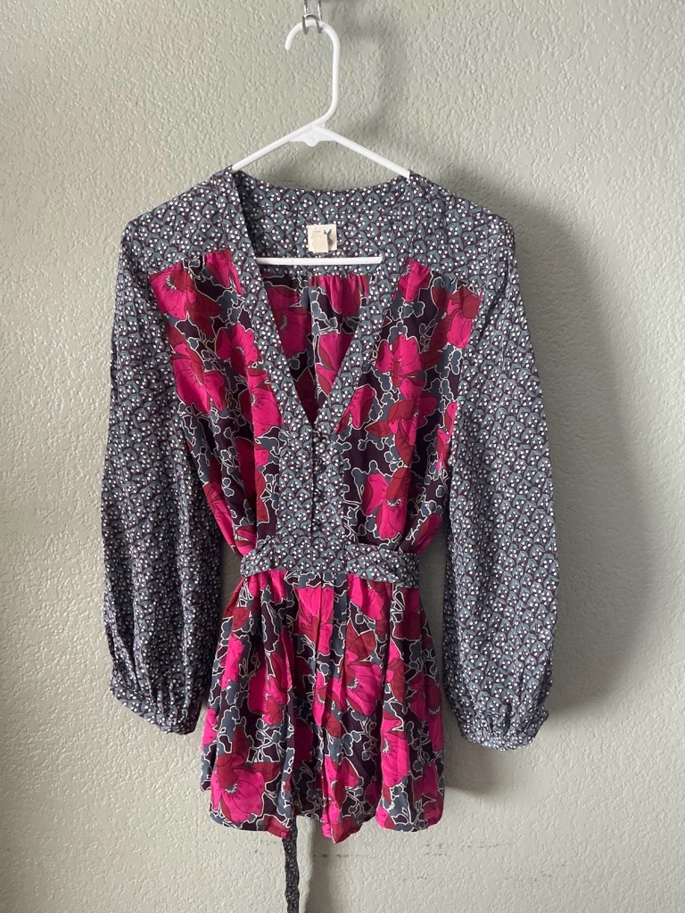 V-Neck Floral Cinch-Waist Blouse - Magenta on Black